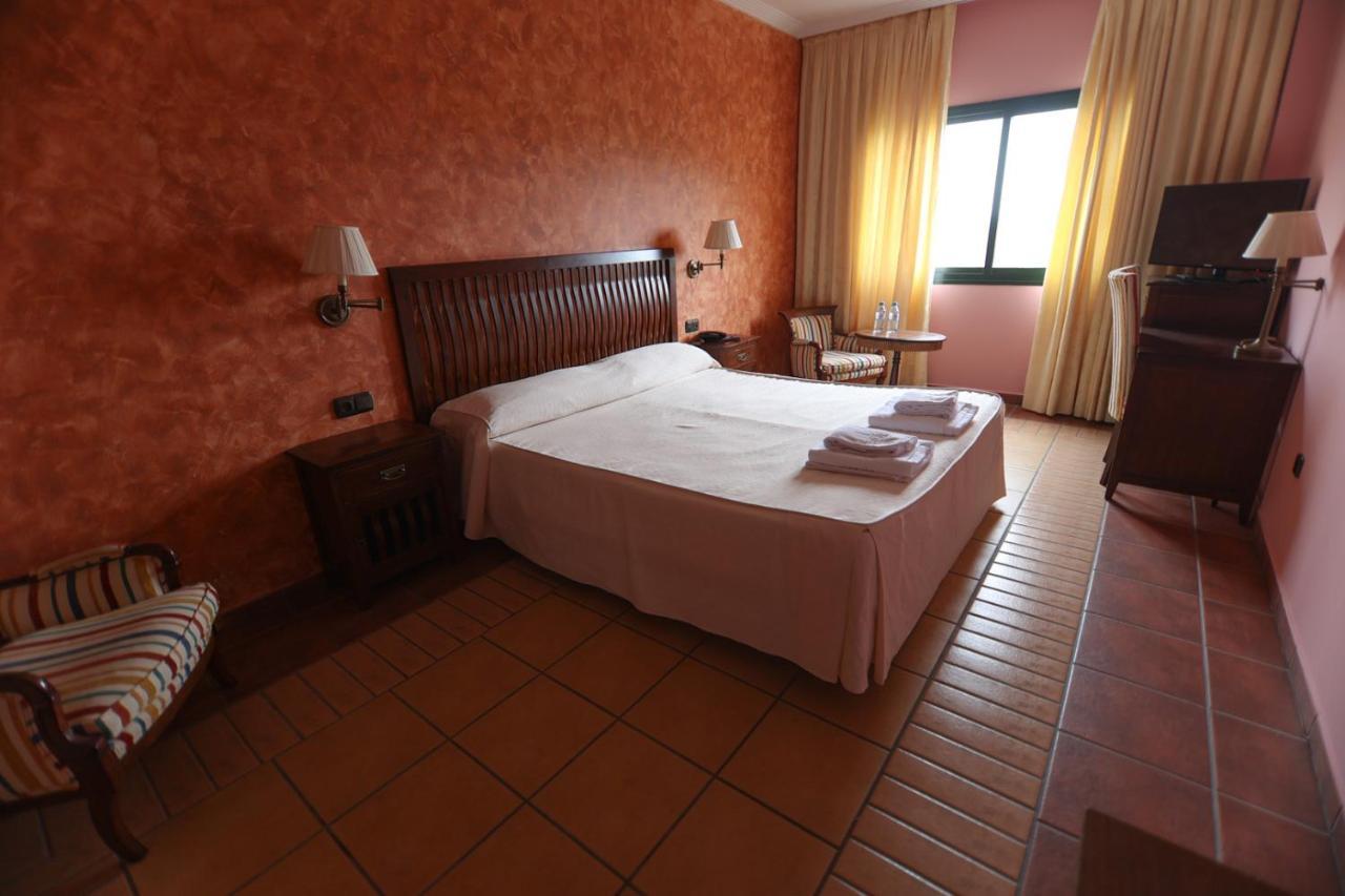 Hospedium Hotel Dona Mafalda De Castilla Plasencia Exterior foto