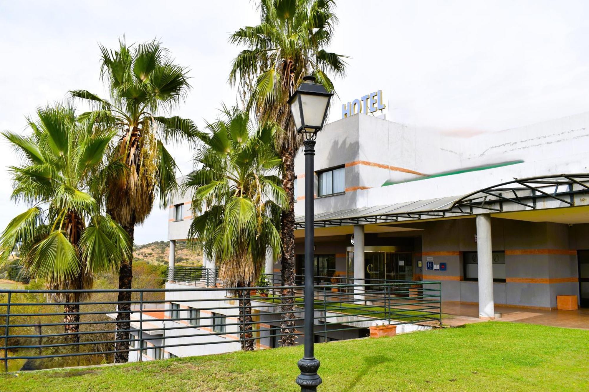 Hospedium Hotel Dona Mafalda De Castilla Plasencia Exterior foto